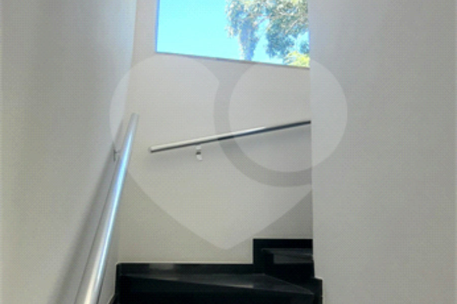 Sobrado à venda com 4 quartos, sendo 2 suítes, em Vila Irmãos Arnoni, São Paulo, SP