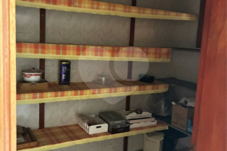 Sobrado para alugar com 4 quartos, sendo 2 suítes,  no Centro, Três Lagoas, MS