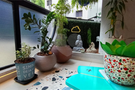 Apartamento à venda com 2 quartos, sendo 1 suíte, em Pitangueiras, Guarujá, SP