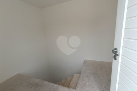 Apartamento à venda com 2 quartos, sendo 1 suíte, em Bairro do Cambará, São Roque, SP
