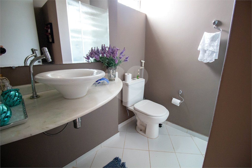 Casa à venda com 3 quartos, sendo 1 suíte,  em Jardim Bandeirantes, São Roque, SP