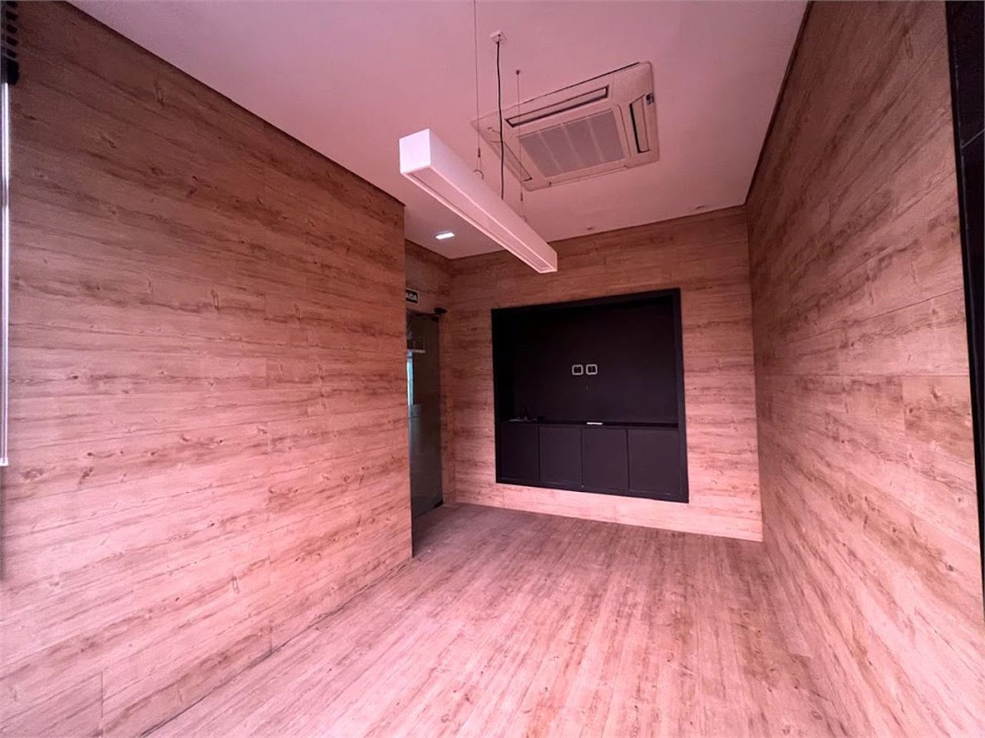 Prédio Corporativo em Santos | 4 Pavimentos | Galpão com Pé-Direito Duplo | Estrutura para +200 Pessoas | Compra Ou Locação