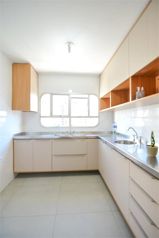 Apartamento à venda com 4 quartos, sendo 2 suítes,  em Brooklin Paulista, São Paulo, SP