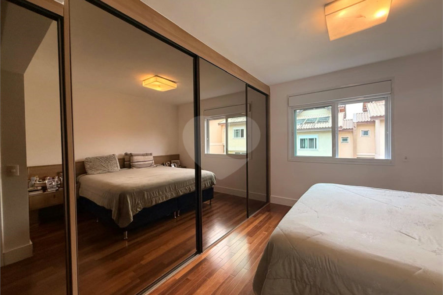 Casa à venda com 4 quartos, sendo 2 suítes, no condomínio Florada da Serra, São Paulo - SP
