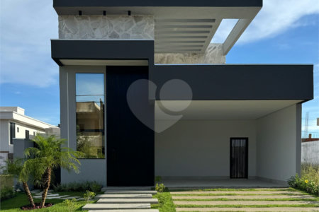 Casa à venda com 3 suítes no condomínio Florais do Parque, Cuiabá - MT