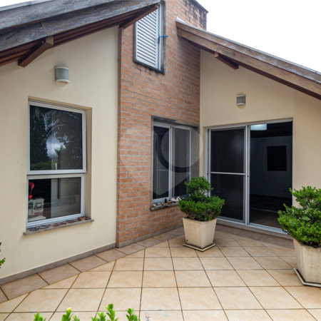 Casa à venda com 5 quartos, sendo 4 suítes, no condomínio Villa de Monterey, São Paulo - SP