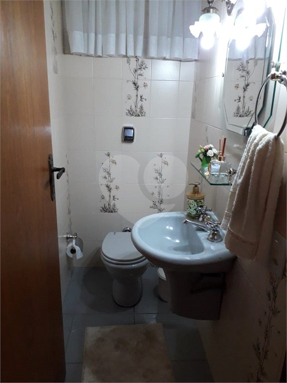 Sobrado à venda com 4 quartos, sendo 1 suíte, em Tremembé, São Paulo, SP
