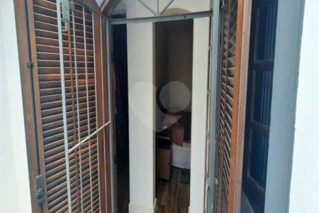 Sobrado à venda com 4 quartos, sendo 1 suíte, em Vila Marari, São Paulo, SP