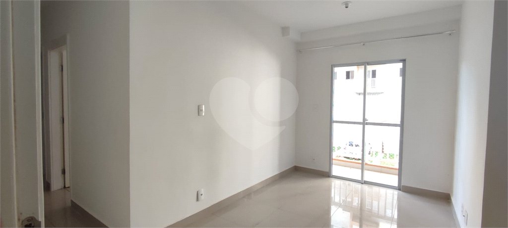 Apartamento com 2 dormitórios