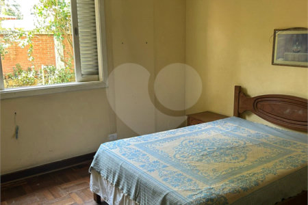 Casa à venda com 3 quartos, sendo 1 suíte, em Interlagos, São Paulo, SP
