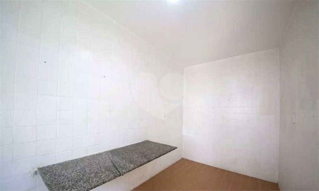 Casa à venda no Campo Belo de 200 metros quadrados, com 3 casas no terreno.