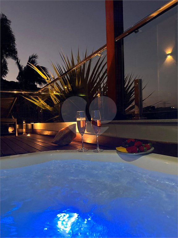 Casa à venda com 3 suítes no condomínio Hills, Arujá - SP