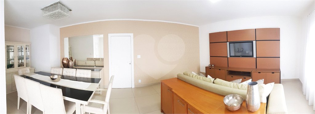 Casa Térrea à venda com 3 quartos, sendo 2 suítes,  em Vila Galvão, Guarulhos, SP