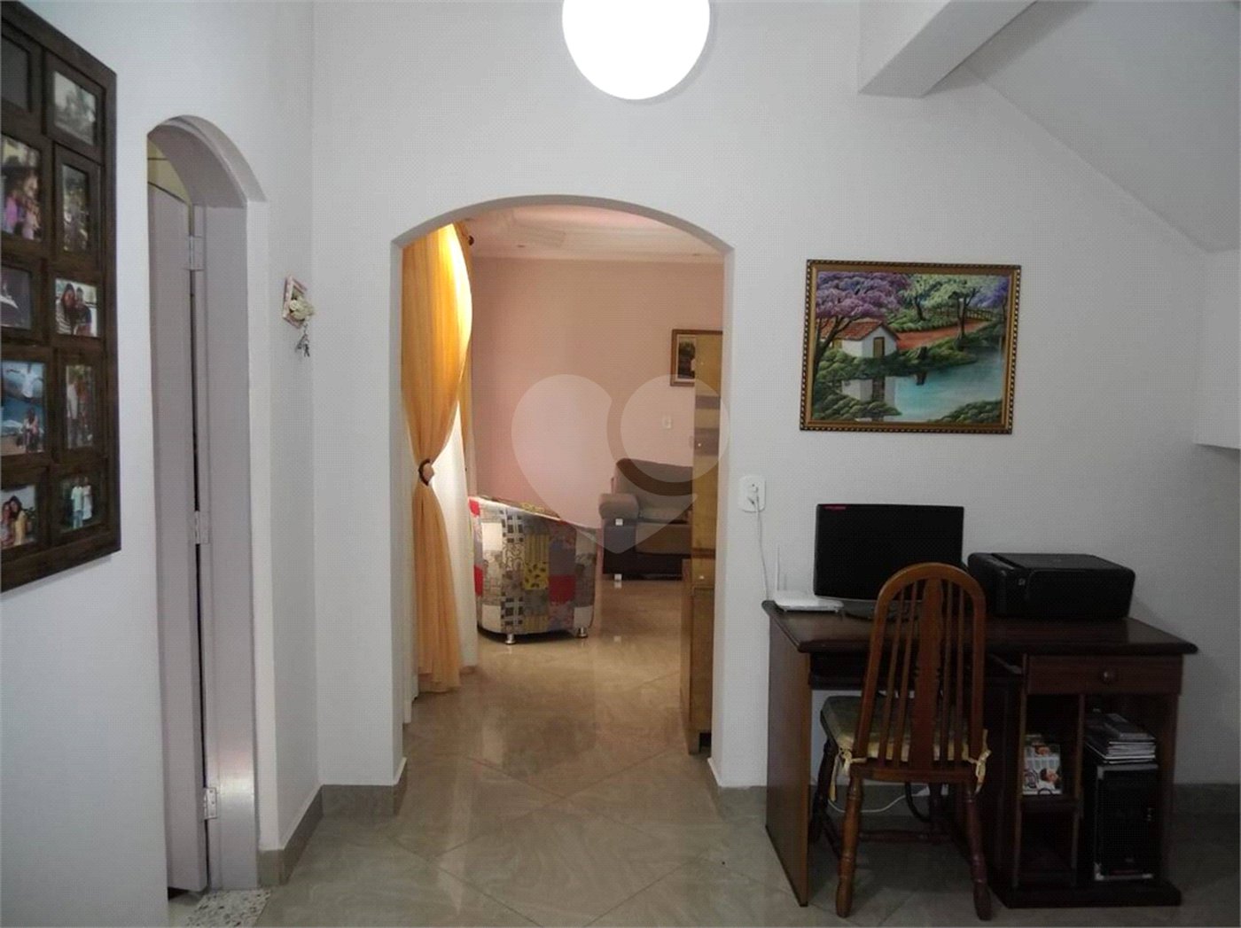 Sobrado à venda com 3 quartos, sendo 2 suítes, em Vila Júlia, Poá, SP