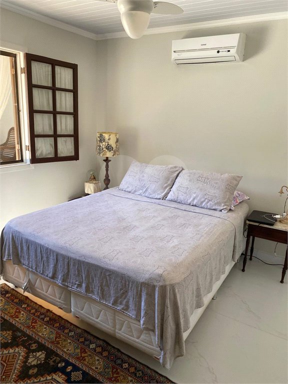Casa em condomínio à venda com 3 quartos, sendo 2 suítes, em Caravelas, Armação dos Búzios, RJ