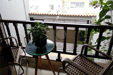 Sobrado à venda com 2 suítes em Parque Oratório, Santo André, SP