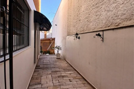 Sobrado à venda com 4 quartos, sendo 2 suítes,  em Jardim Leonor, São Paulo, SP