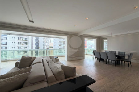 Apartamento à venda com 4 quartos, sendo 3 suítes, em Itaim Bibi, São Paulo, SP
