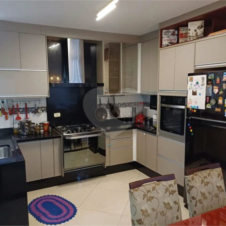 Casa à venda com 3 quartos, sendo 1 suíte, no condomínio Residencial Shekinah, São Paulo - SP