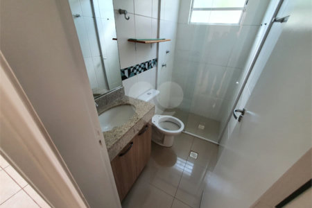 Apartamento no Condomínio Parque Alamo.