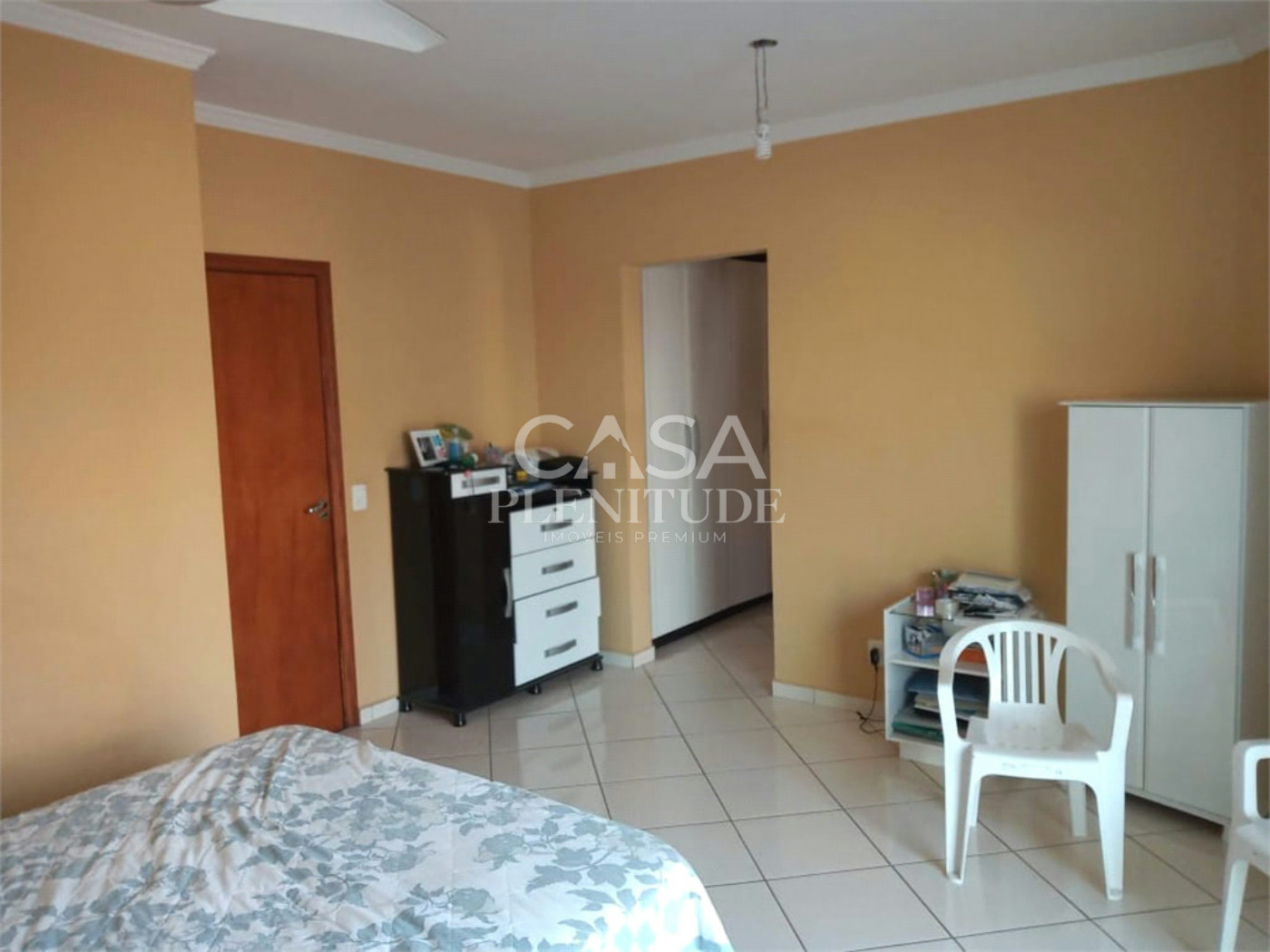 Sobrado à venda com 3 quartos, sendo 1 suíte,  em Wanel Ville, Sorocaba, SP