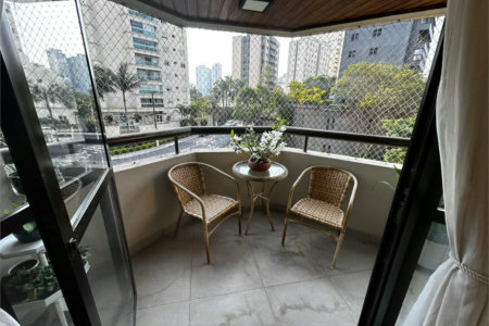 Apartamento à venda com 3 quartos, sendo 1 suíte, em Vila Andrade, São Paulo, SP