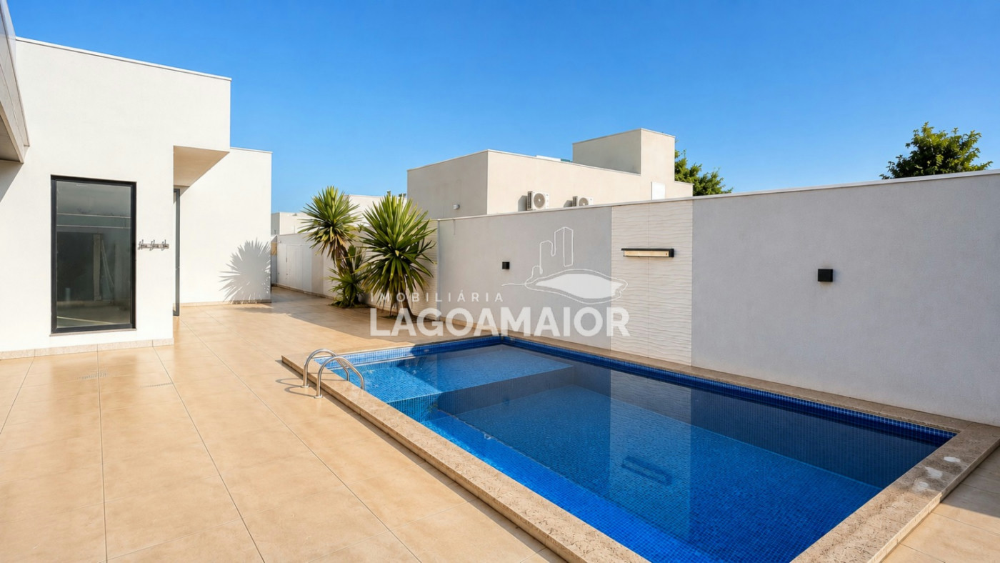 Casa à venda com 3 quartos, sendo 3 suítes, no condomínio Residencial Costa Leste, Três Lagoas - MS