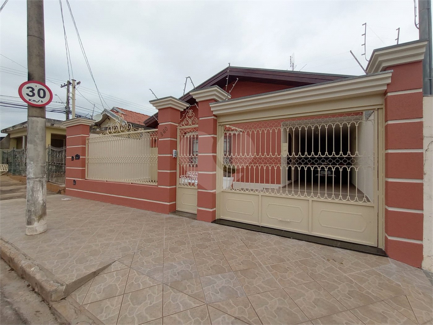 Casa à venda com 4 quartos, sendo 3 suítes,  no Centro, Itapetininga, SP