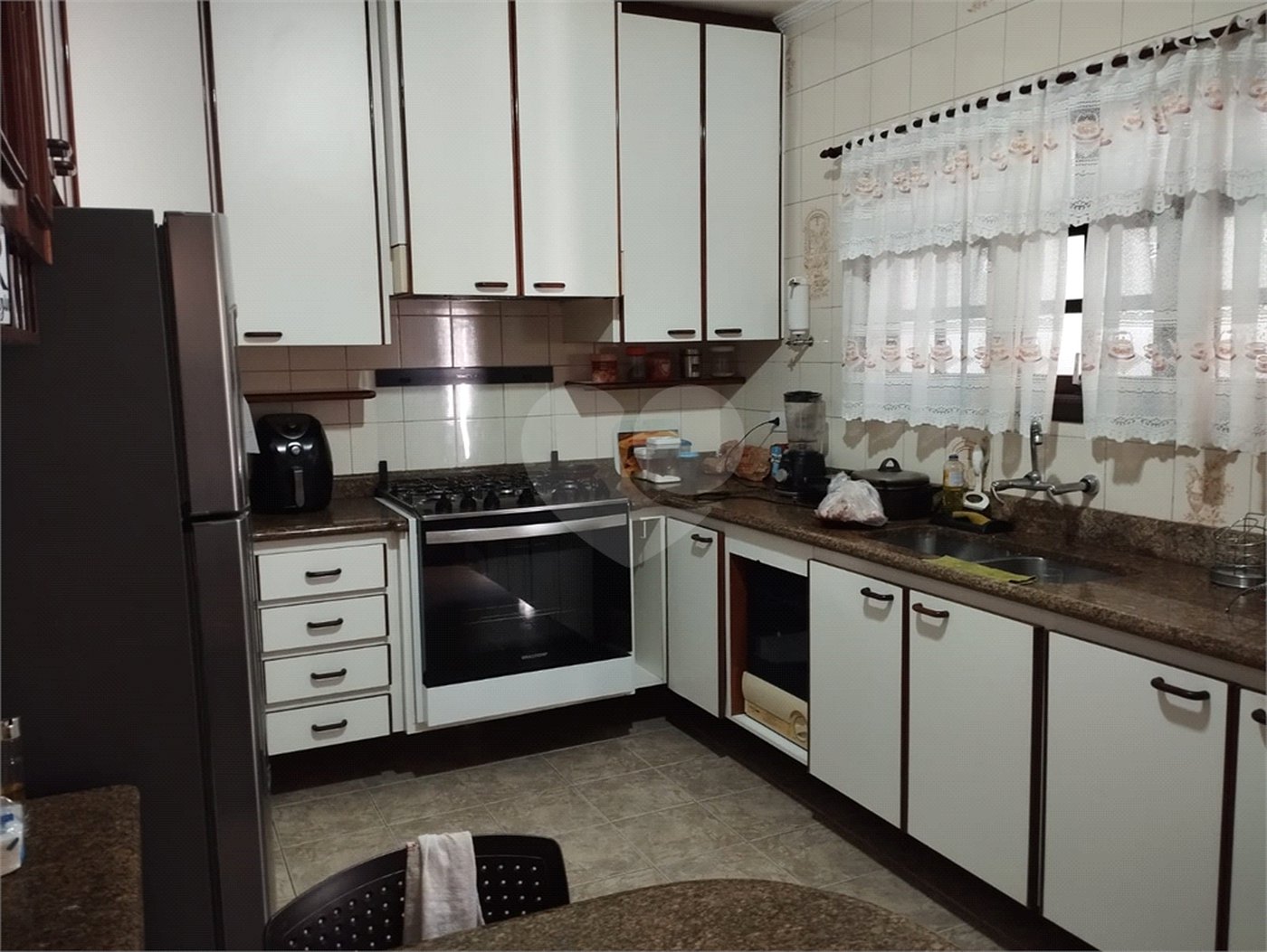 Sobrado à venda com 4 quartos, sendo 1 suíte, em Tremembé, São Paulo, SP