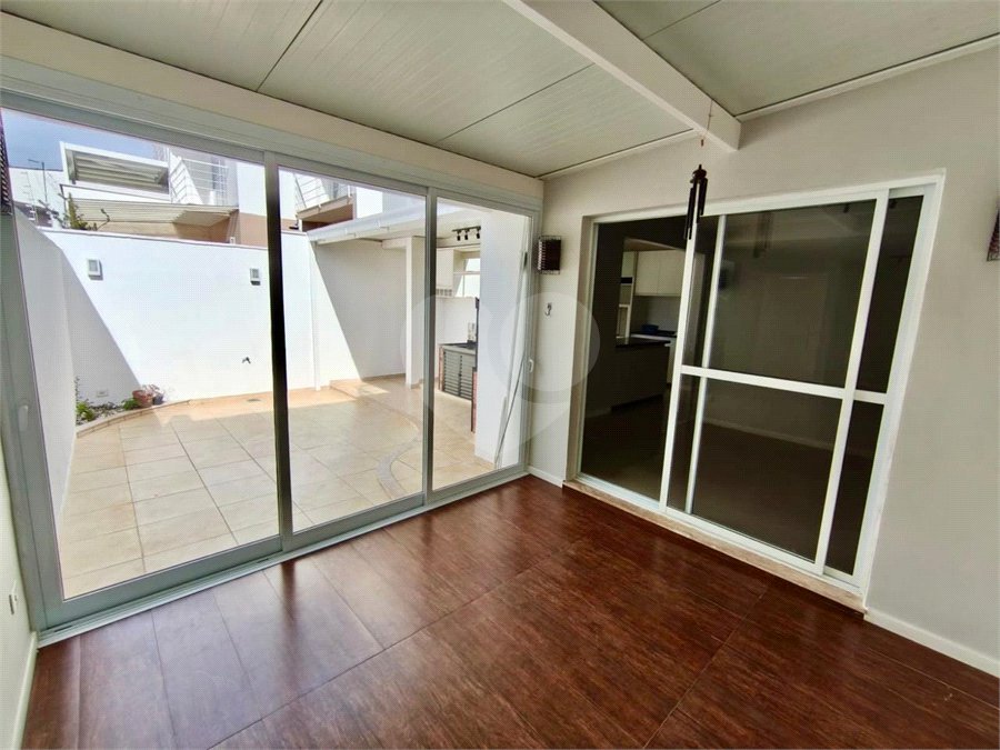 Casa à venda com 3 quartos, sendo 1 suíte, no condomínio Residencial Rio Preto Village, Atibaia - SP