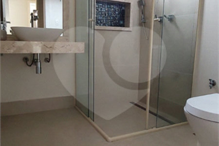 Casa à venda com 3 suítes no condomínio Figueira Garden, Atibaia - SP