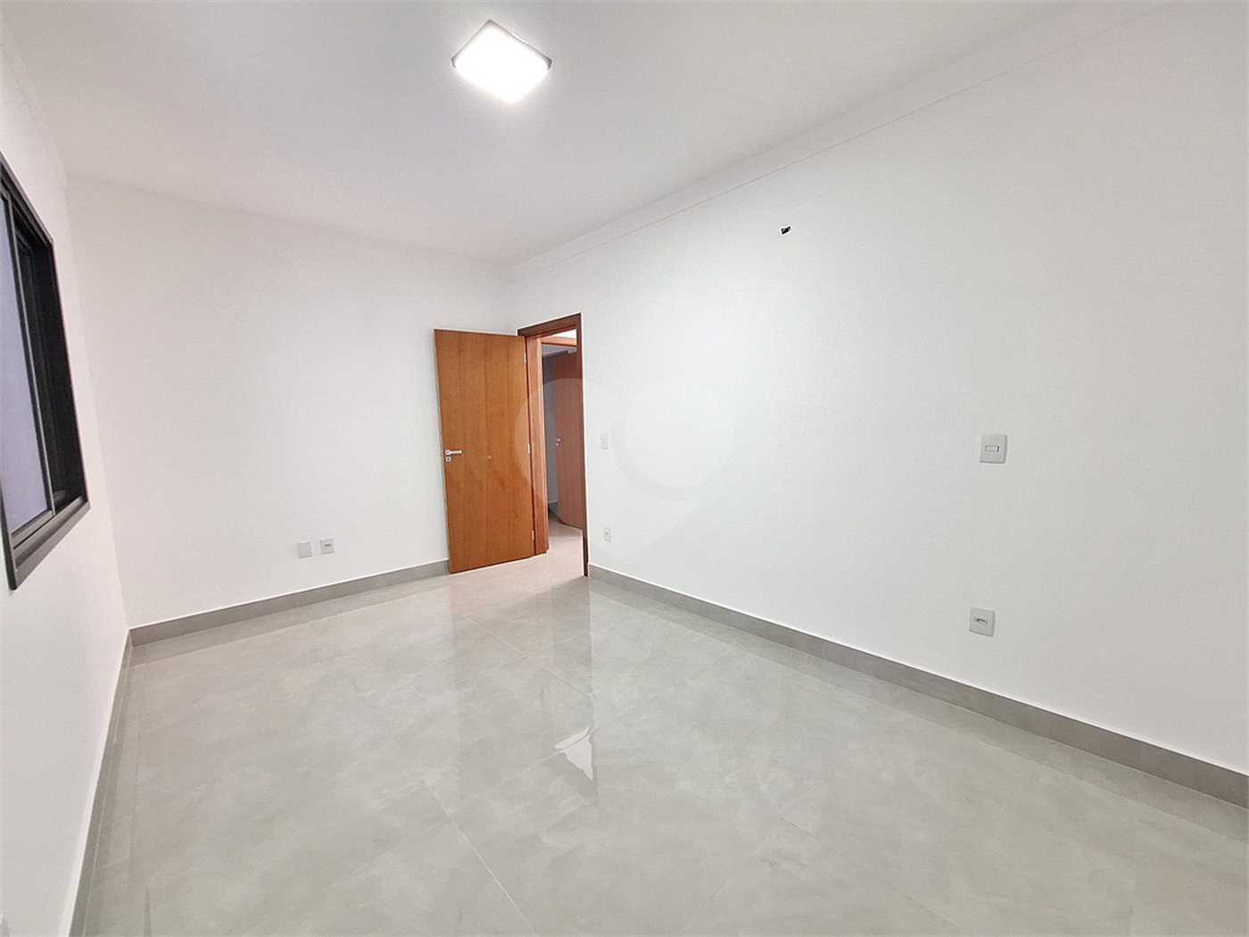 Casa à venda com 3 quartos, sendo 1 suíte,  em João Xxiii, Vinhedo, SP