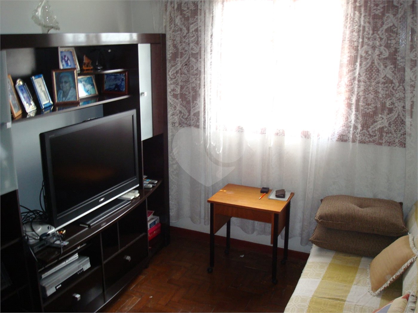 Sobrado à venda com 3 quartos em Vila Romanópolis, Ferraz de Vasconcelos, SP