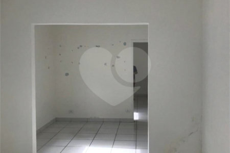 Casa à venda com 3 quartos, sendo 1 suíte,  em Vila Olímpia, São Paulo, SP