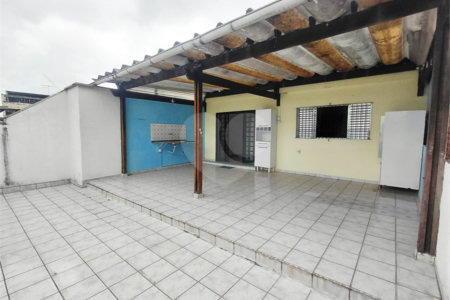 Sobrado à venda com 3 quartos, sendo 1 suíte, em Vila Constança, São Paulo, SP