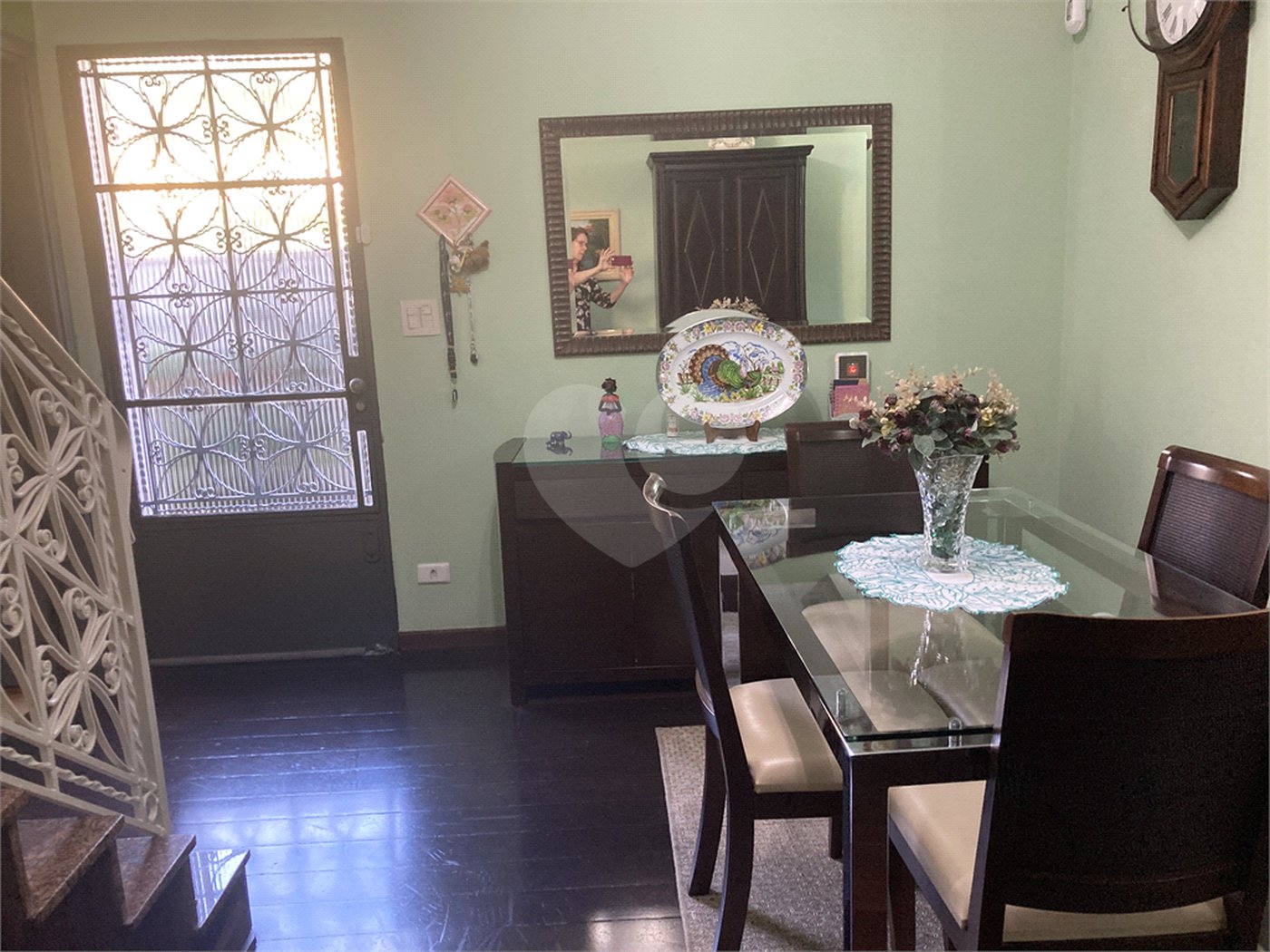 Casa com 4 dormitórios na Saúde.