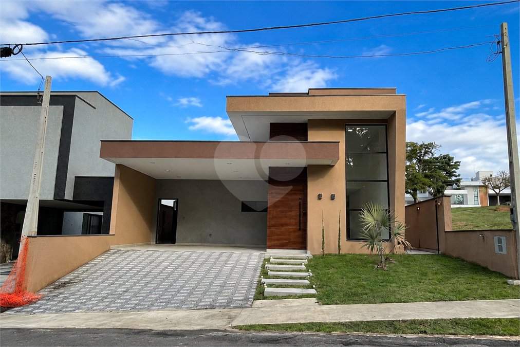 Casa à venda com 3 quartos, sendo 1 suíte, no condomínio Residencial Jardim Villa Verona, Sorocaba - SP