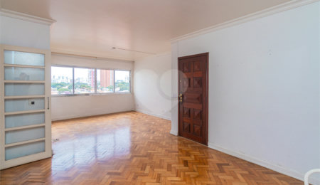 Apartamento à venda com 3 quartos, sendo 1 suíte, em Campo Belo, São Paulo, SP