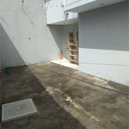 Sobrado à venda com 3 quartos em Jardim Estela Mari, Cotia, SP