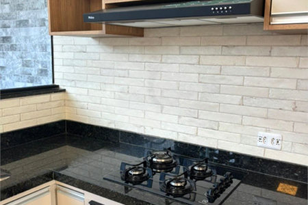 Casa à venda com 3 quartos, sendo 1 suíte, no condomínio Marselha IV, São Roque - SP