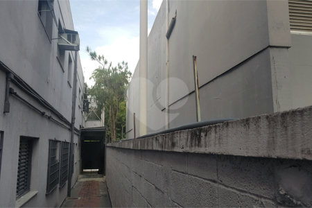 Sobrado à venda com 2 quartos em Alto da Boa Vista, São Paulo, SP