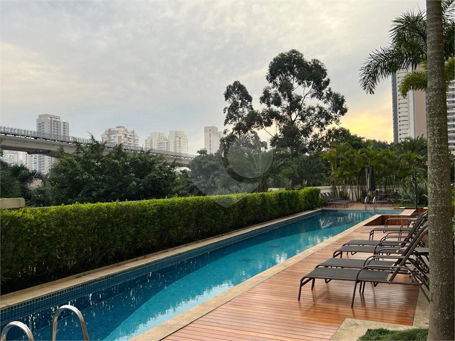 Apartamento à venda com 3 suítes em Campo Belo, São Paulo, SP