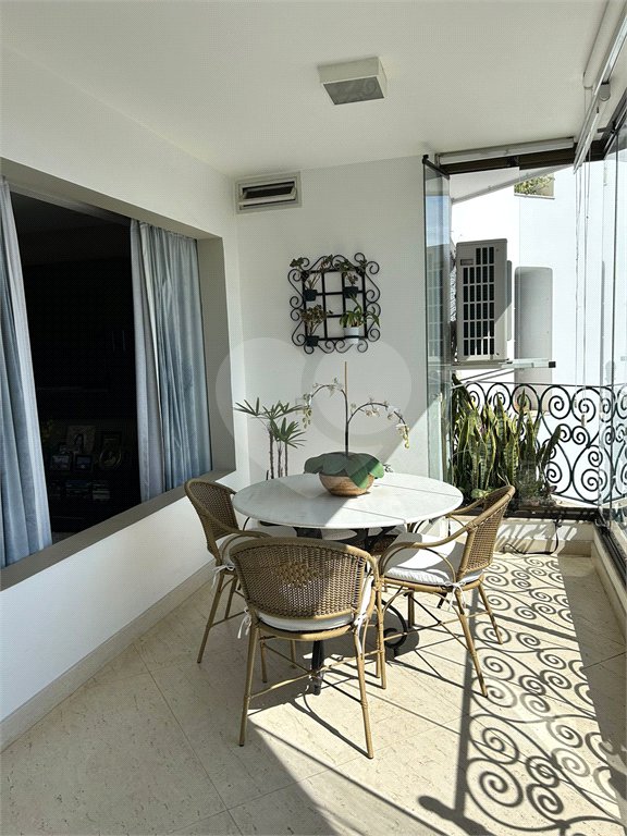 Apartamento à venda com 4 suítes em Real Parque, São Paulo, SP