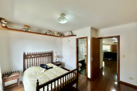 Casa à venda com 4 suítes no condomínio San Diego Park, Cotia - SP