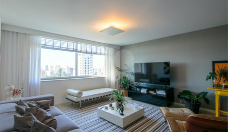 Apartamento à venda com 4 quartos, sendo 1 suíte,  em Alto da Boa Vista, São Paulo, SP