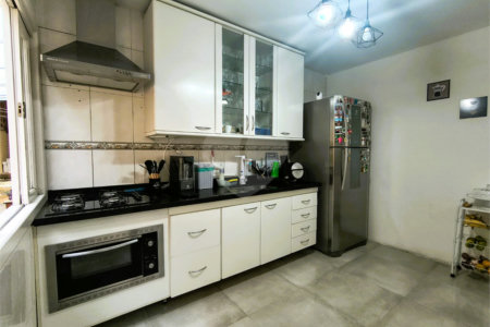 Casa à venda com 3 quartos, sendo 1 suíte, no condomínio Vila Panamericana, São Paulo - SP