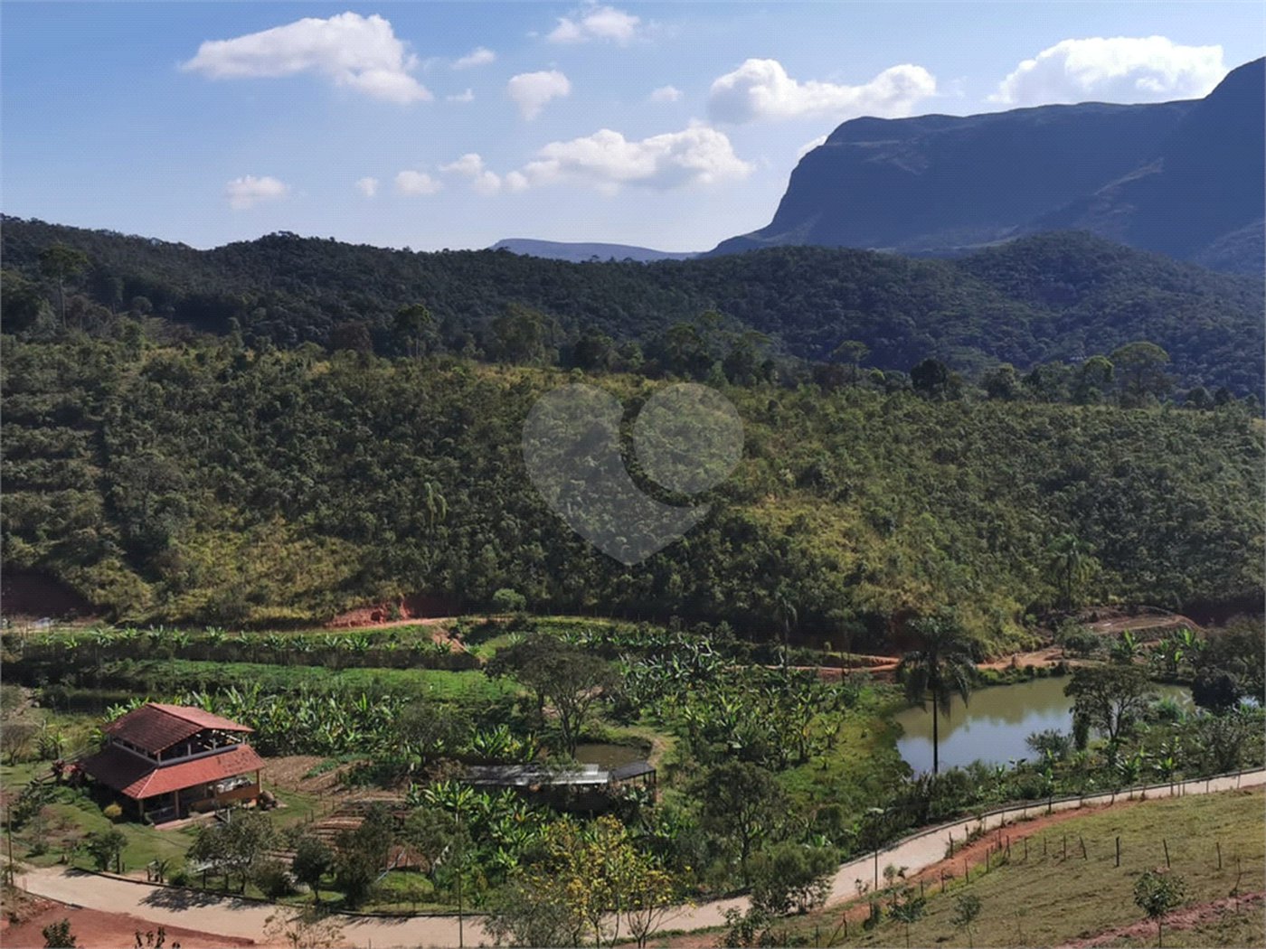 Fazenda à venda com 11 quartos, sendo 8 suítes, em Lavras Novas, Ouro Preto, MG