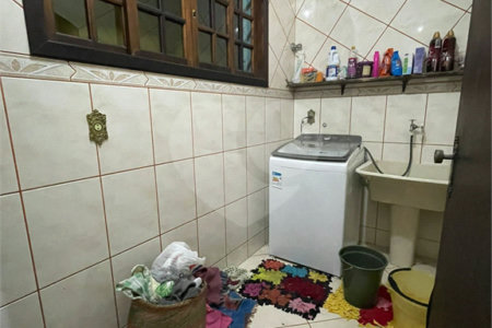 Sobrado à venda com 4 quartos, sendo 1 suíte,  em Vila Suissa, Mogi das Cruzes, SP