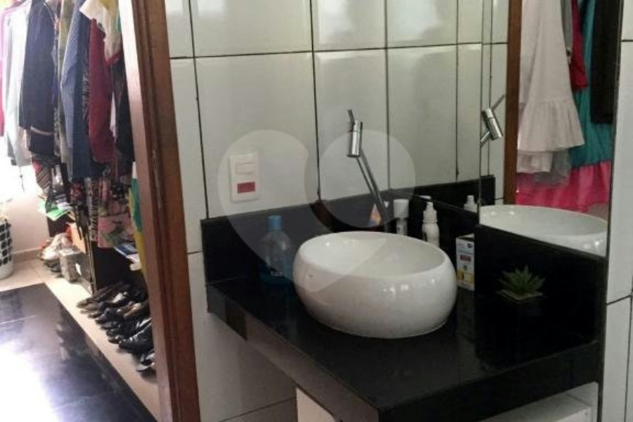 Sobrado à venda com 3 quartos, sendo 1 suíte,  em Tremembé, São Paulo, SP