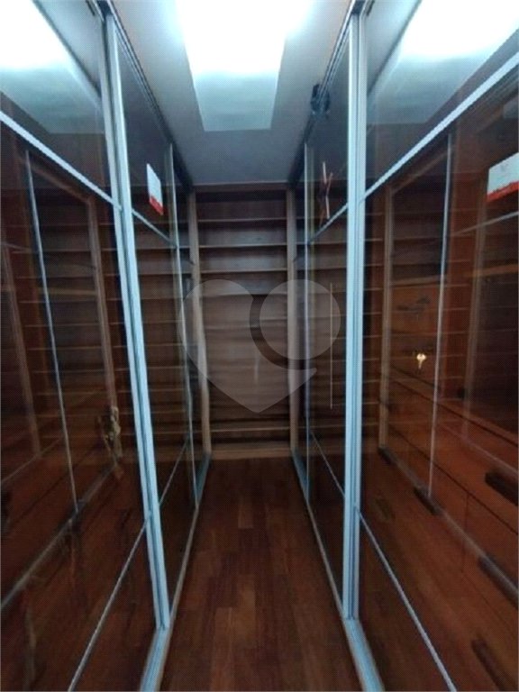 Casa à venda com 5 quartos, sendo 4 suítes,  em Parque dos Príncipes, São Paulo, SP